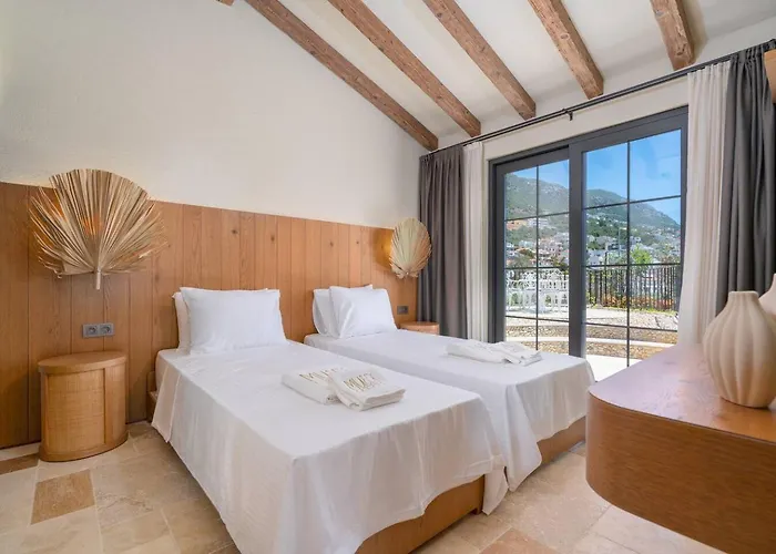 Calliope, Epic Elegance Retreat *